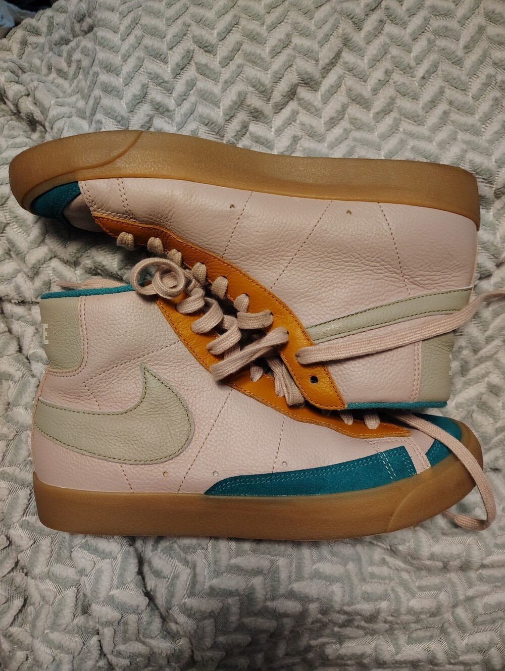 Nike Men's Size 8/Women's Size 9.5 Pink/Teal/Gum